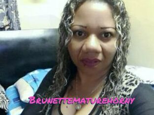 Brunettematurehorny