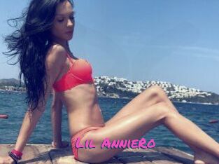 Lil_AnnieRo