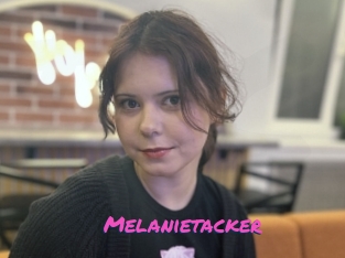 Melanietacker