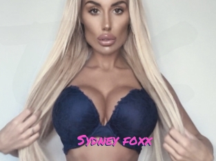 Sydney_foxx