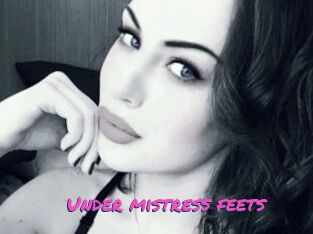 Under_mistress_feets